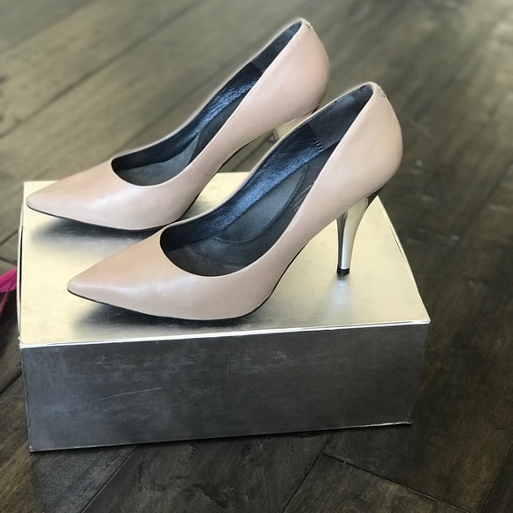 Kenneth Cole Shoes - Kenneth Cole Nude Leather Heels